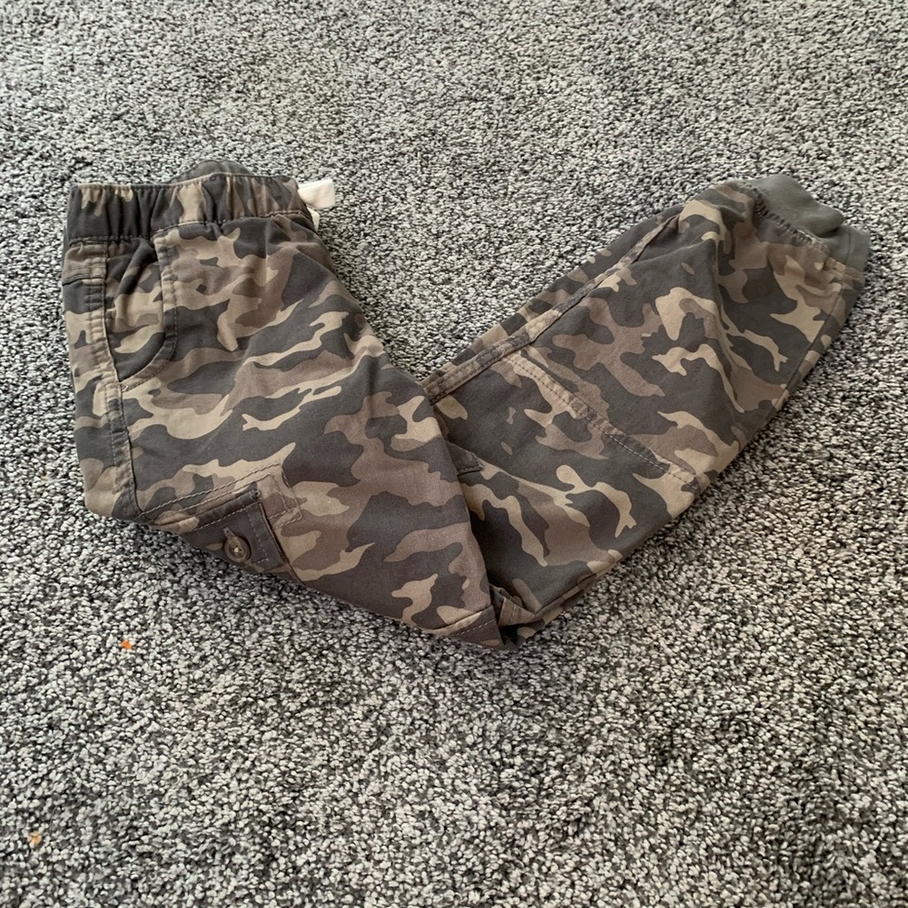 Cat & Jack army sweatpants 10